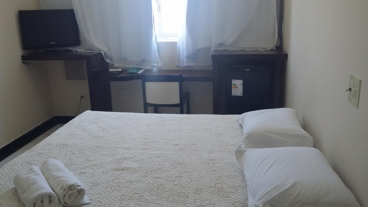 Hotel Monte Rey モンテス・クラロス エクステリア 写真