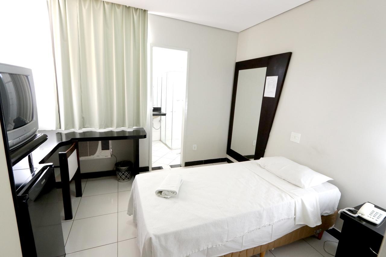 Hotel Monte Rey モンテス・クラロス エクステリア 写真